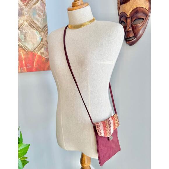 Handmade Guatemalan 100% Cotton Purse with Coconut Shell Button - Picture 2 of 8